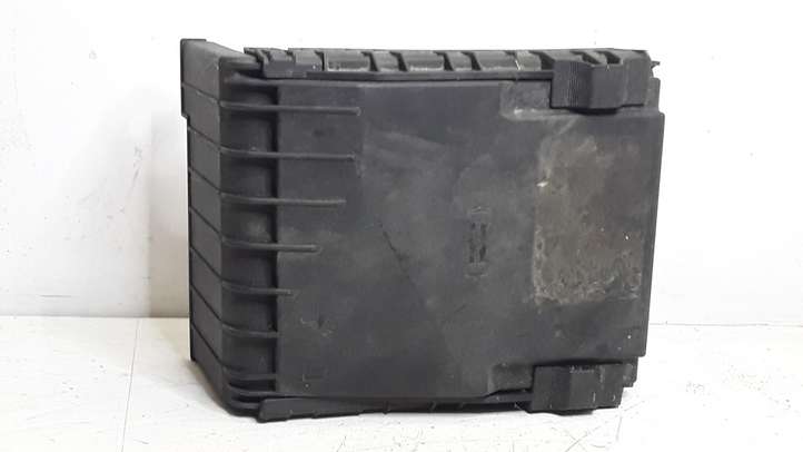 Seat Altea (2004 - 2009)  1K0937124K Блок предохранителей