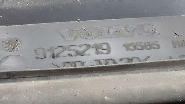 Volvo S60 (2000 - 2004)  912519 Верхняя часть панели радиаторов (телевизора)