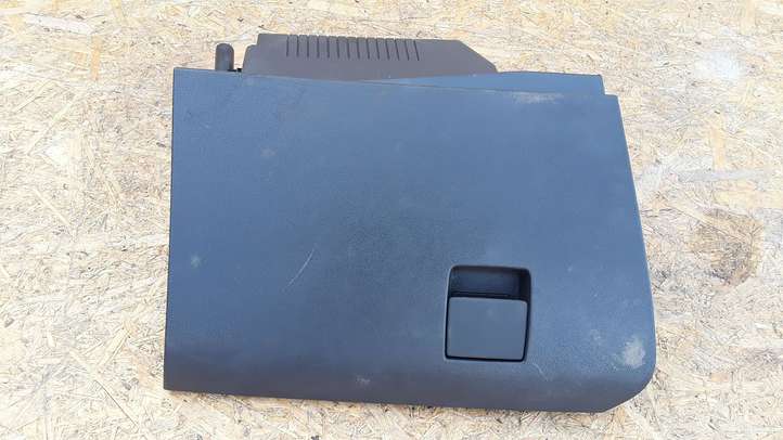 Opel Astra (2004 - 2009)  13191459 Комплект ящика для вещей (бардачка)