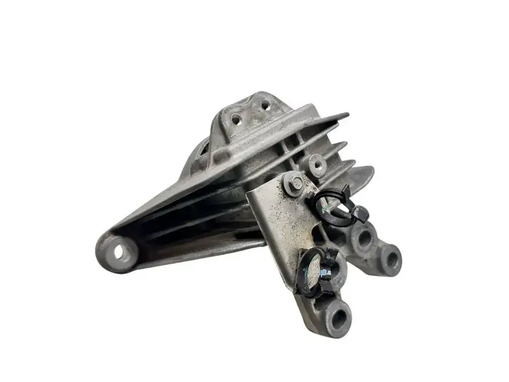 Chrysler Pacifica (2016 - )  68237965AF Опора двигателя