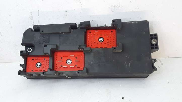 Opel Signum (2002 - 2008)  13144709 Блок предохранителей