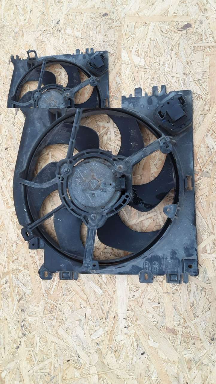 Renault Modus (2004 - 2007)  8200135167 Комплект вентиляторов