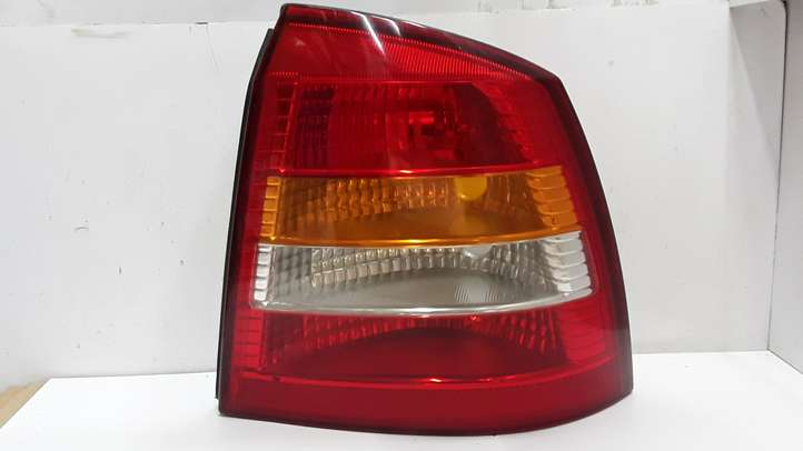 Opel Astra (1998 - 2004)  90521544 Задний фонарь в кузове