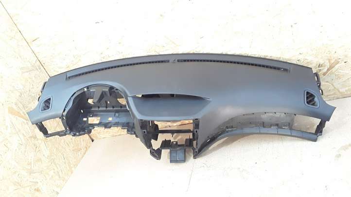 Subaru Impreza III (2008 - 2012)  66105FG000 Панель