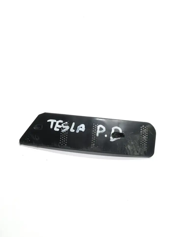 Tesla Model S (2016 - 2021) 105998000B Часть противотуманной фары — фото 1