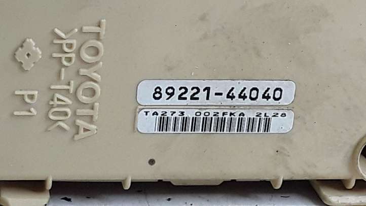 Toyota Avensis Verso (2001 - 2004)  8922144040 Блок предохранителей