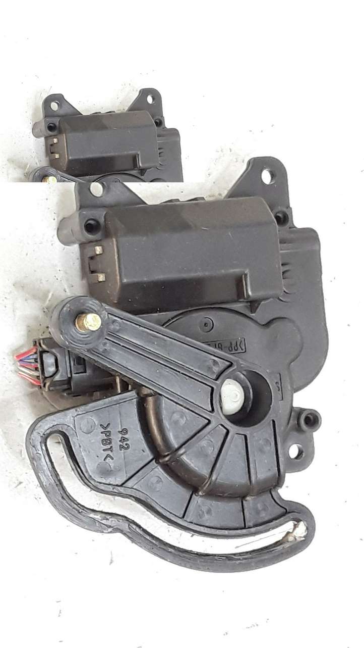 Toyota Avensis Verso (2001 - 2004)  0637008600 Двигатель задвижки потока воздуха