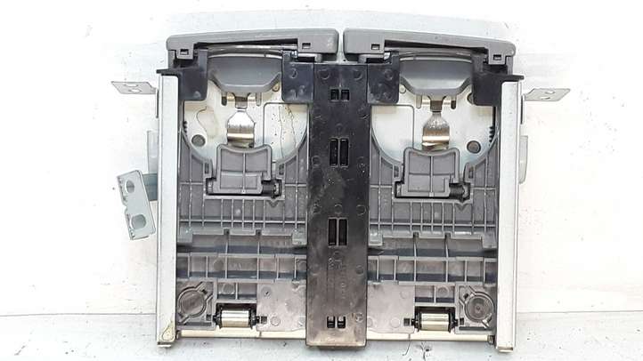 Toyota Avensis Verso (2001 - 2004)  5562944020 Передний держатель чашки