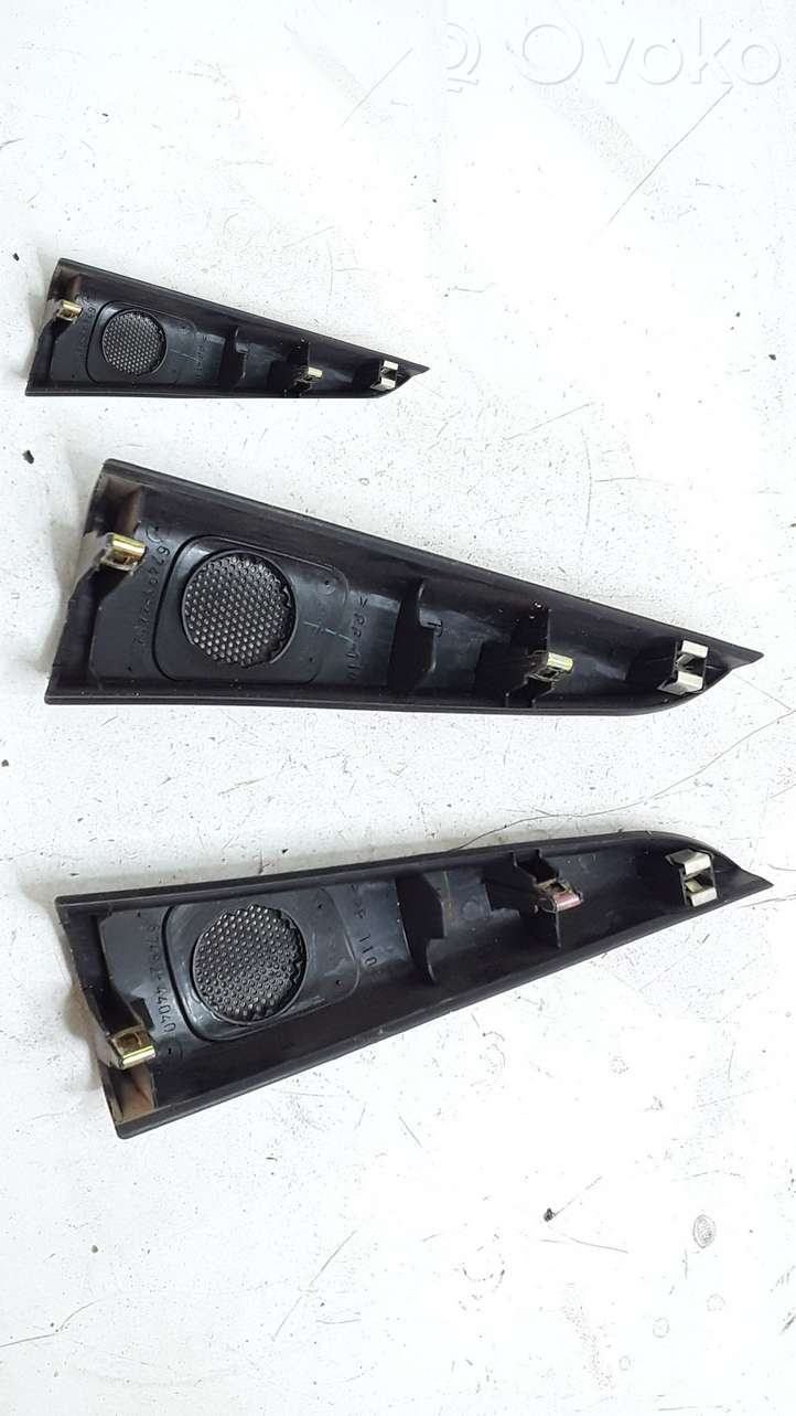 Toyota Avensis Verso (2001 - 2004)  6749144040 Другая деталь отделки пере́дней дверей