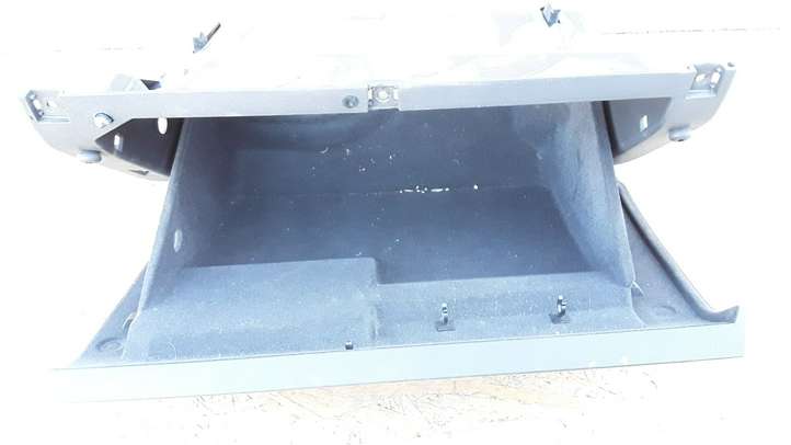 Opel Vectra (2002 - 2005)  13151872 Комплект ящика для вещей (бардачка)