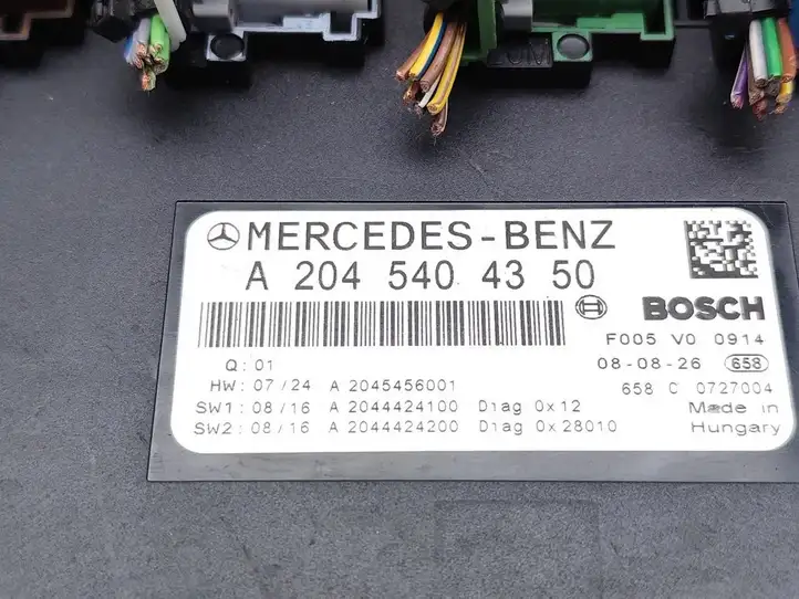 Mercedes-Benz C W204 (2007 - 2014) A2045404350 Блок предохранителей — фото 6