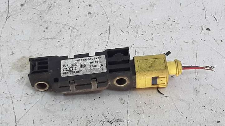 Audi A4 (2000 - 2006)  8E0959651 Датчик удара надувных подушек