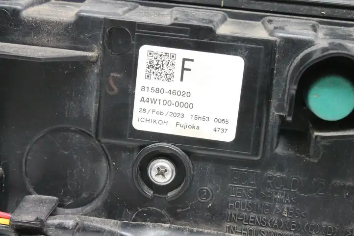 Lexus RZ (2022 - ) 8158046020 Задний фонарь в крышке багажника — фото 3