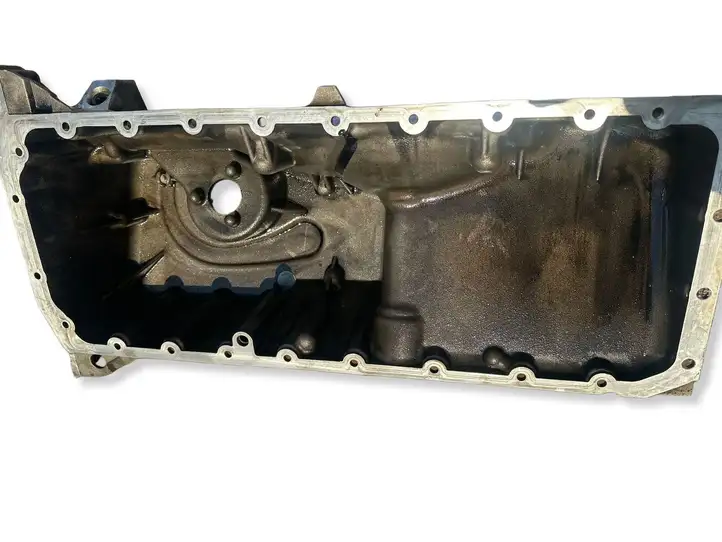 BMW 3 E90 E91 (2005 - 2012) 7793071 Картер двигателя — фото 3