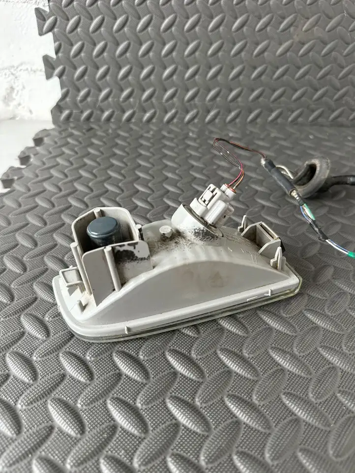 Toyota Yaris (1999 - 2003) 52043 Фонарь заднего хода — фото 1
