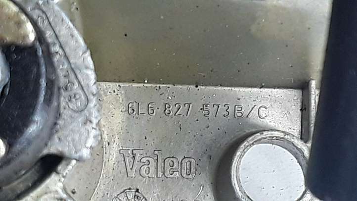 Seat Ibiza III (6L) (2002 - 2008)  6L6827573B Ручка задней крышки