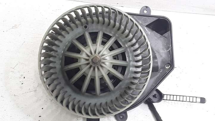 Volkswagen PASSAT B5 (1997 - 2000)  8D1820021 Вентилятор печки