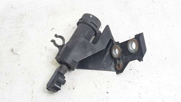 Seat Ibiza III (6L) (2002 - 2008)  6L0955099A Распылитель (распылители)