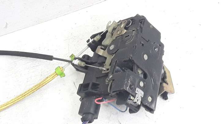 Audi A6 (1997 - 2001)  4B0839016B Замок задней двери