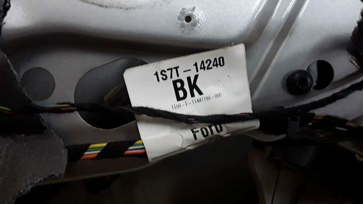 Ford Mondeo Mk III (2000 - 2007)   Задняя дверь