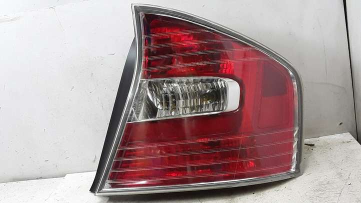 Subaru Legacy (2003 - 2009)  946060 Задний фонарь в кузове