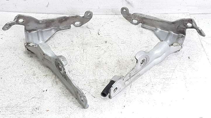 Subaru Legacy (2003 - 2009)   Петля (петли) капота