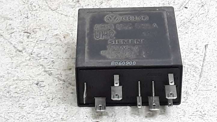 Skoda Octavia Mk1 (1U) (1996 - 2004)  4B0955531A Реле стеклоочистителей