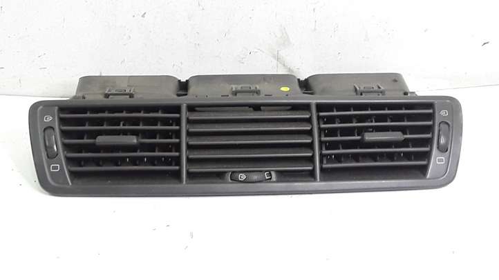 Citroen C8 (2002 - 2008)  1484107077 Центральный дефлектор