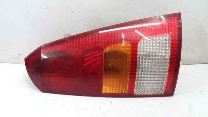 Ford Focus (1998 - 2004)   Задний фонарь в кузове