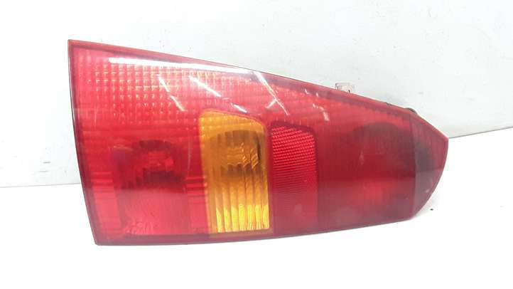 Ford Focus (1998 - 2004)   Задний фонарь в кузове