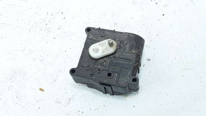 Toyota Avensis T250 (2003 - 2006)  1138002051 Двигатель задвижки потока воздуха