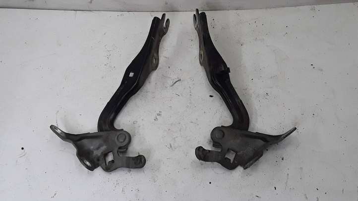 Mazda 6. (2005 - 2007)   Петля (петли) капота
