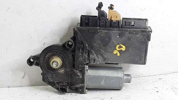 Audi A4 (2000 - 2006)  8E0959802A Механизм подъема окон задней двери