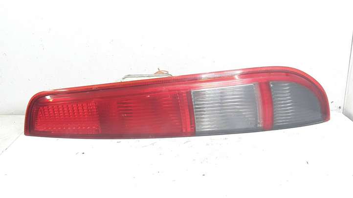 Ford Focus (2005 - 2008)  4M5113N004C Задний фонарь в кузове