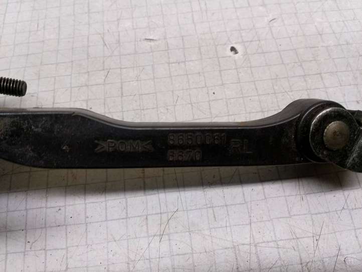 Volvo S60 (2000 - 2004)  8650061 Ограничитель открывания задней двери