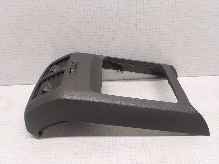 Volkswagen Golf V (2003 - 2009)  1K0864298B Центральный дефлектор