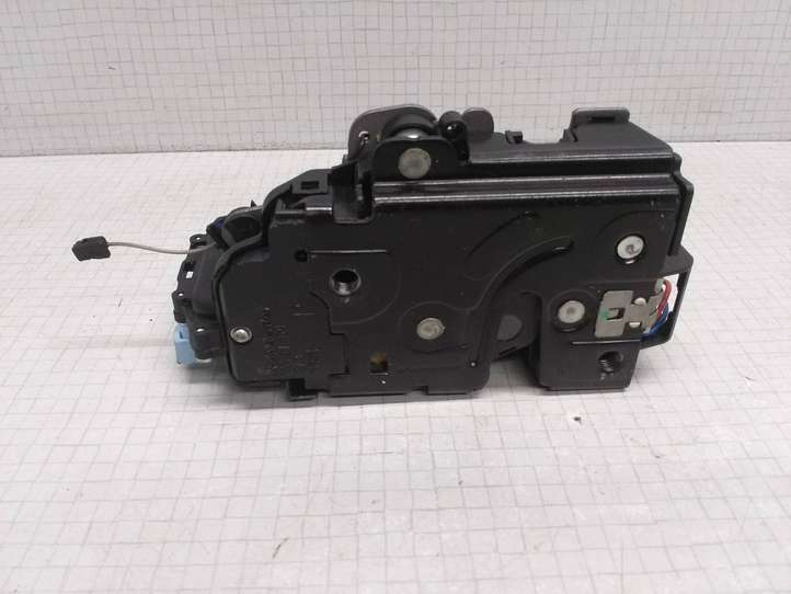 Volkswagen Golf V (2003 - 2009)  7L0839016D Замок задней двери