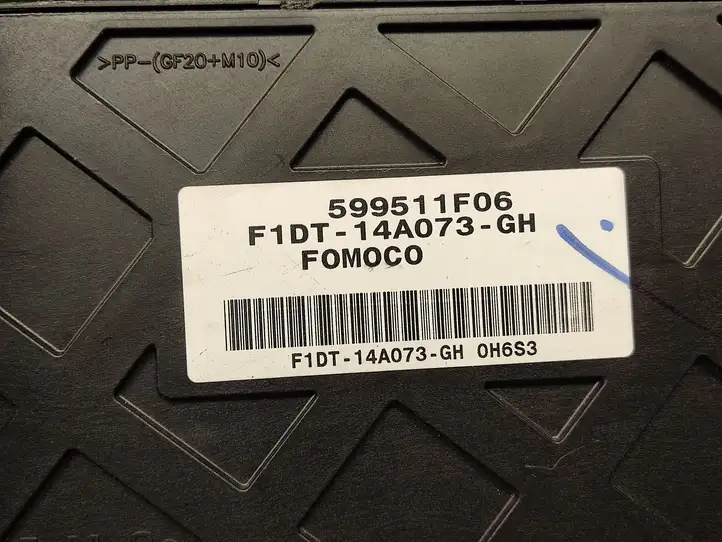 Ford Focus (2015 - 2019) F1DT14A073GH Блок управления электропитанием — фото 2