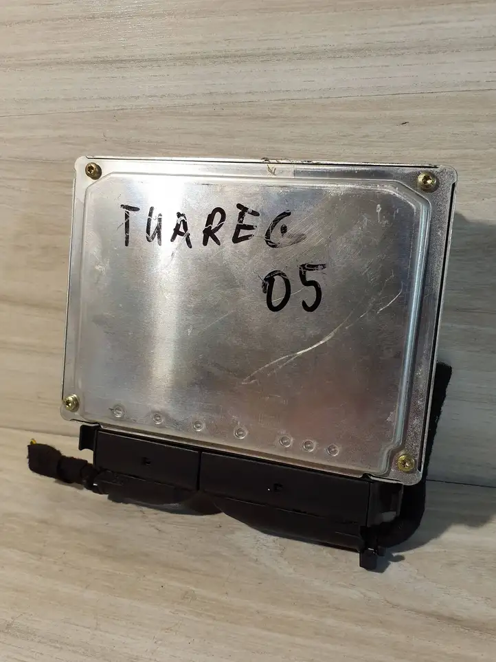 Volkswagen Touareg I (2002 - 2010) 7L0907553F Блок управления подвеской — фото 3