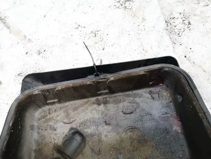 Nissan  (2000 - 2006)   Другая деталь салона