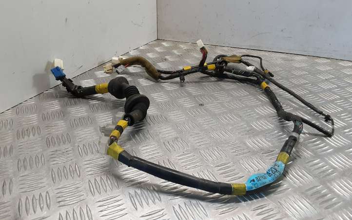 Toyota Land Cruiser (HDJ90) (1996 - 2002)  8215260201 Проводка передних дверей