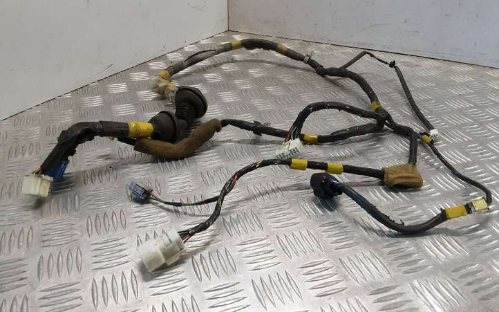 Toyota Land Cruiser (HDJ90) (1996 - 2002)  8215260201 Проводка передних дверей