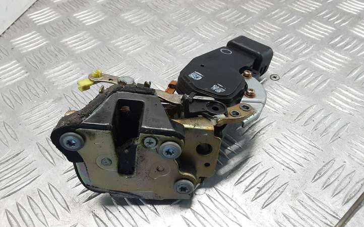Toyota Land Cruiser (HDJ90) (1996 - 2002)   Замок задней двери