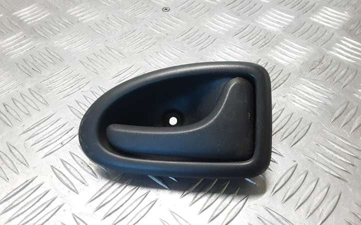 Renault Trafic II (X83) (2002 - 2014)  8200028995 Внутренняя ручка