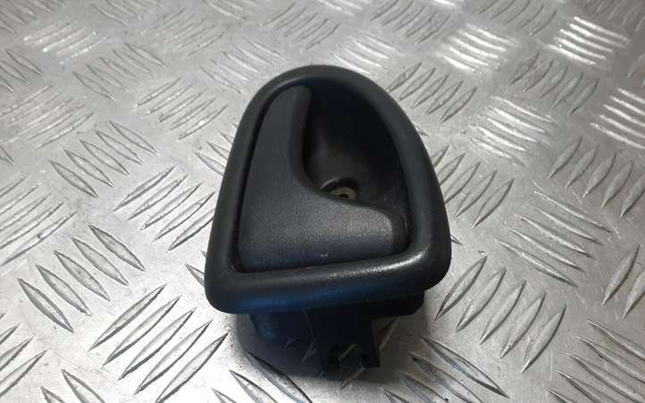 Renault Trafic II (X83) (2002 - 2014)  8200028995 Внутренняя ручка