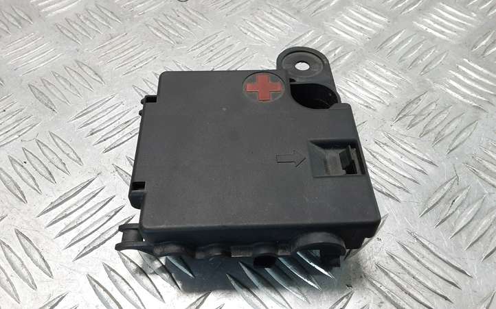 Audi A4 (2007 - 2011)  8K0937517A Узел подключения плюсовых проводов