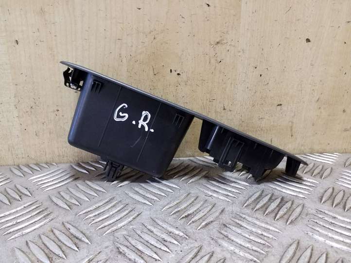 Nissan Qashqai (2006 - 2010)  82950JD000 Отделка  кнопки стеклоподъемника