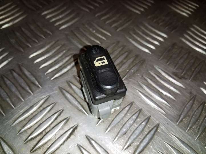 Nissan Qashqai (2006 - 2010)  2808202 Включатель центрального замка