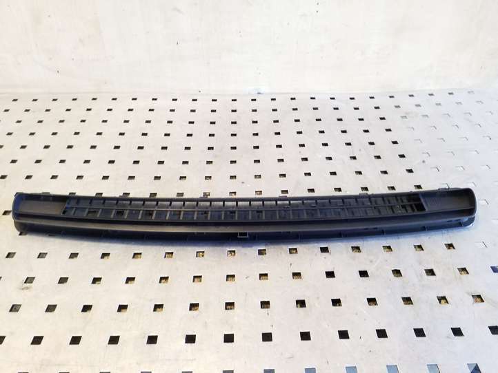 Nissan Qashqai (2006 - 2010)  68745JD000 Другая деталь панели