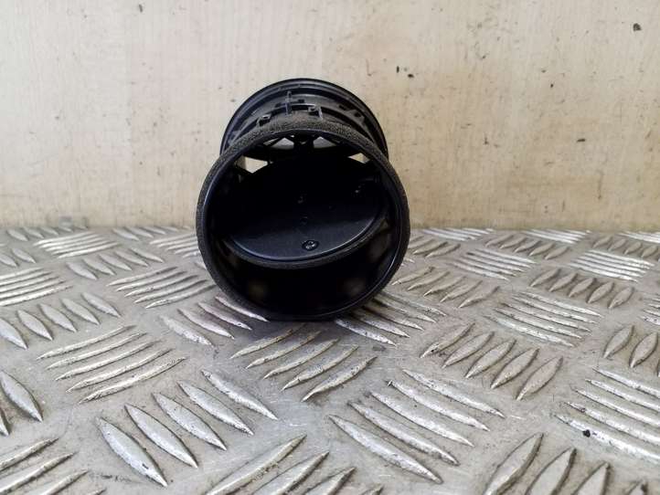 Nissan Qashqai (2006 - 2010)  68760JD10A Центральный дефлектор